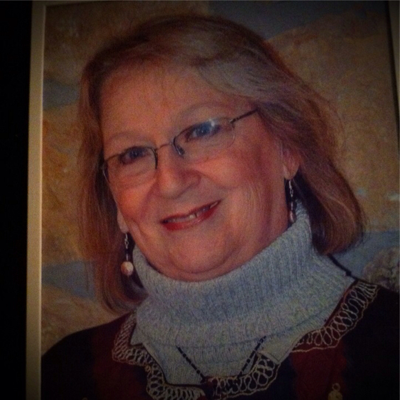 Poshmark profile picture for @beads