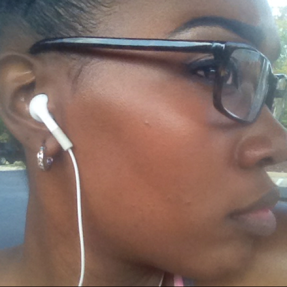 Poshmark profile picture for @powerhouse