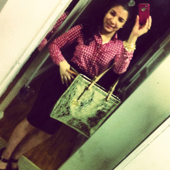 Poshmark profile picture for @emely