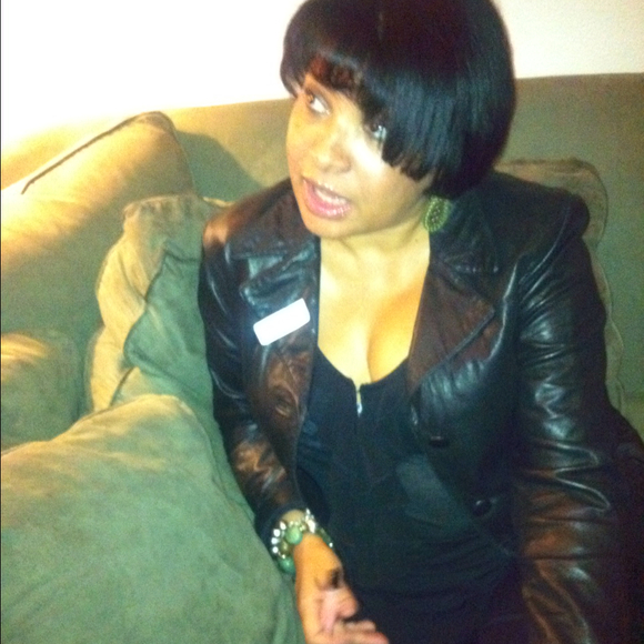 Poshmark profile picture for @vina