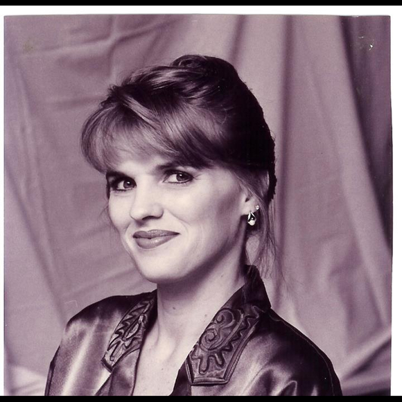 Poshmark profile picture for @ticker