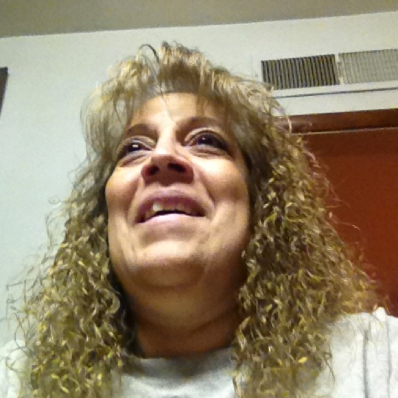 Poshmark profile picture for @nelli