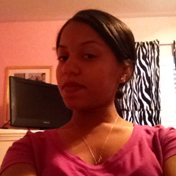 Poshmark profile picture for @jreynoso