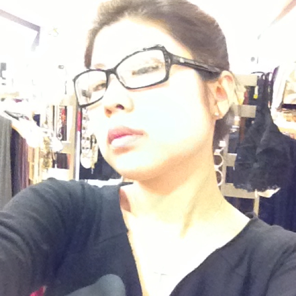 Poshmark profile picture for @booty