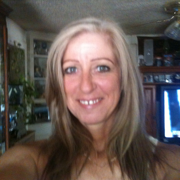 Poshmark profile picture for @woodstock