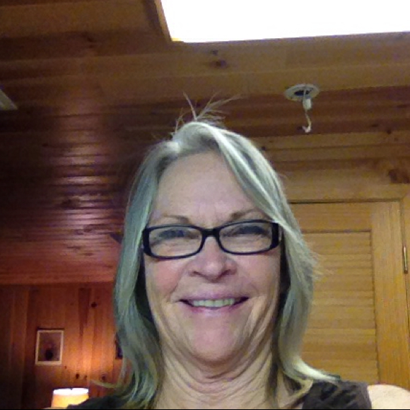 Poshmark profile picture for @riverside