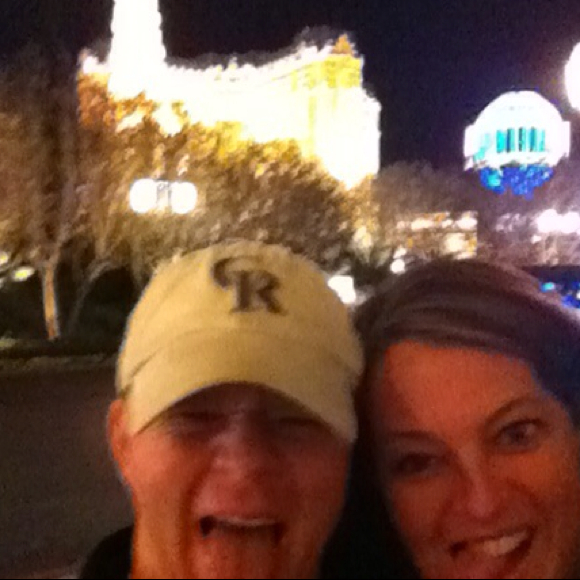 Poshmark profile picture for @vegas