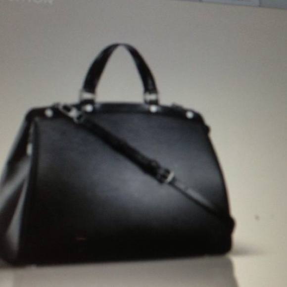Poshmark profile picture for @has
