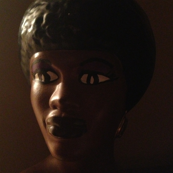 Poshmark profile picture for @breathless