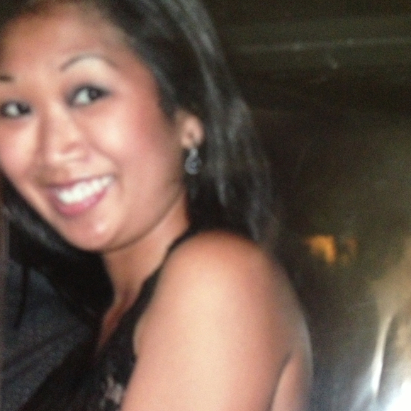 Poshmark profile picture for @amily