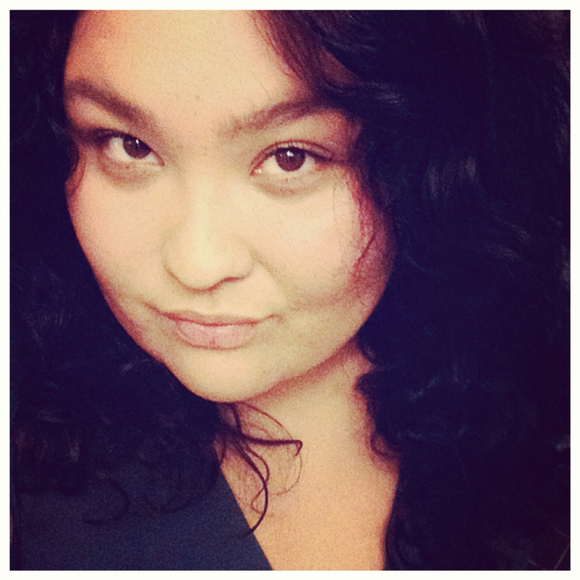 Poshmark profile picture for @poi