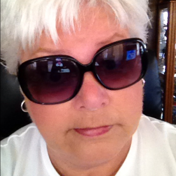 Poshmark profile picture for @gleam