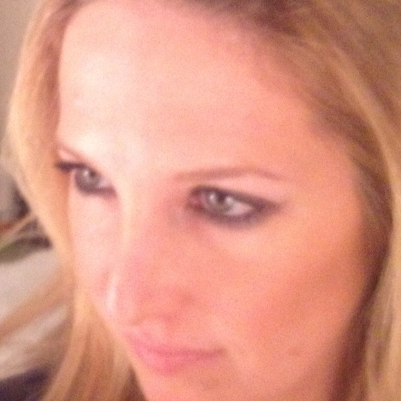 Poshmark profile picture for @sicily