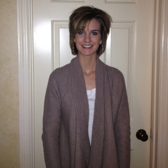 Poshmark profile picture for @swells
