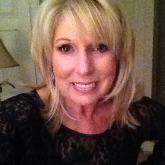 Poshmark profile picture for @messier
