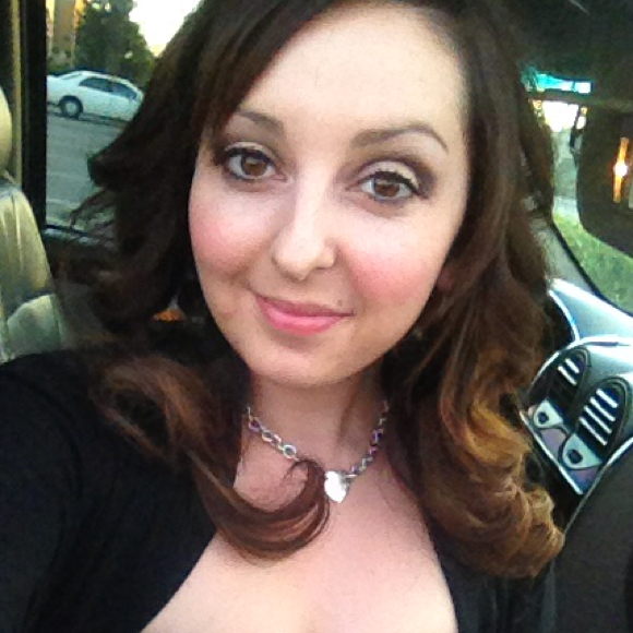 Poshmark profile picture for @lalla