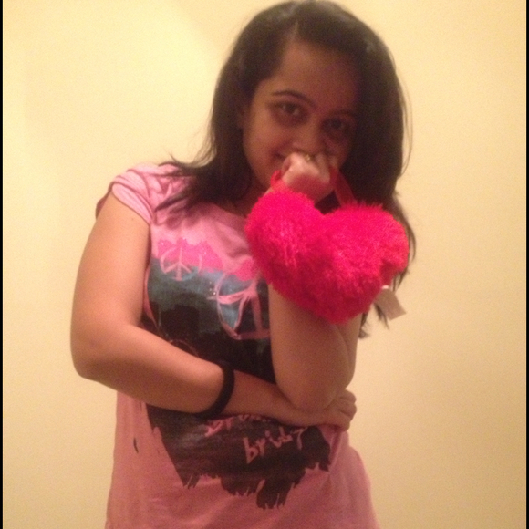 Poshmark profile picture for @shraddha