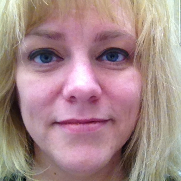 Poshmark profile picture for @hartley