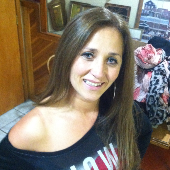 Poshmark profile picture for @mze