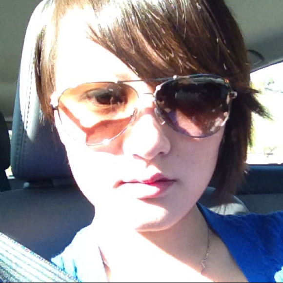 Poshmark profile picture for @fen