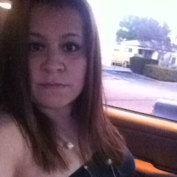 Poshmark profile picture for @somebody