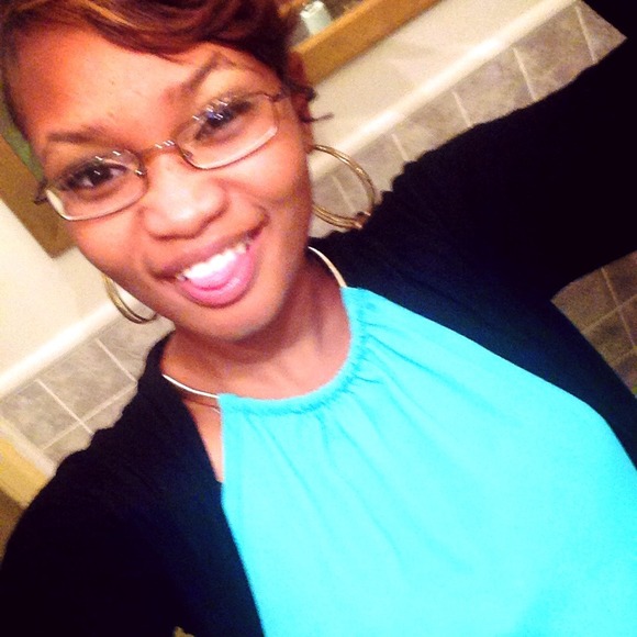 Poshmark profile picture for @sba