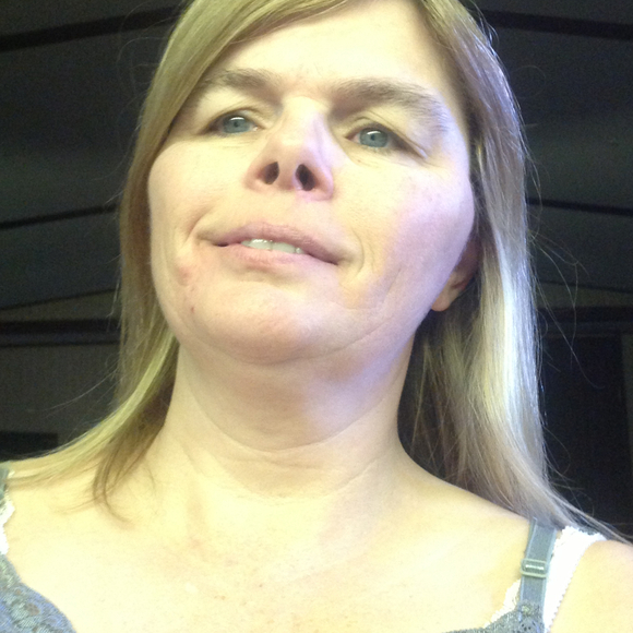 Poshmark profile picture for @talkie