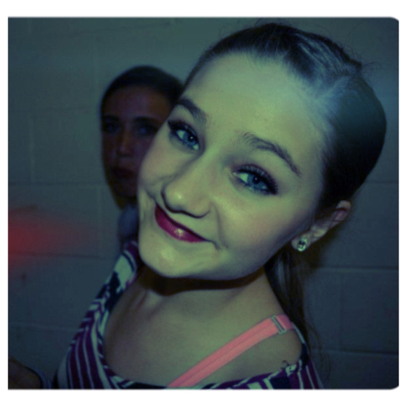 chloecape