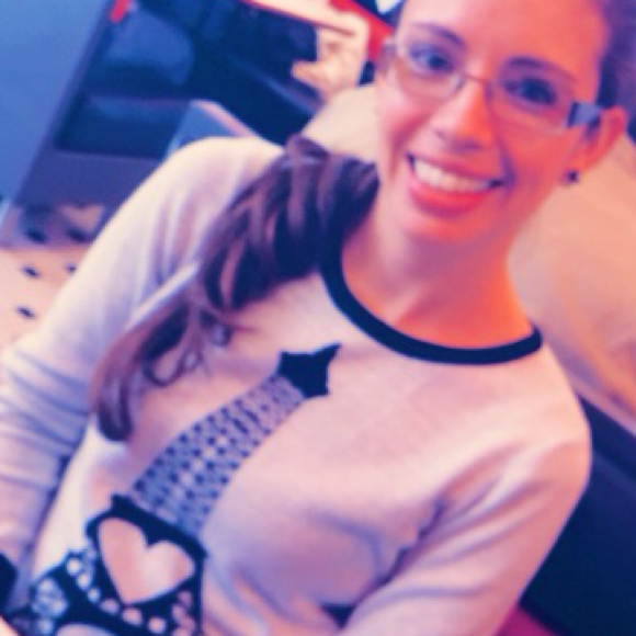 Poshmark profile picture for @vaneza