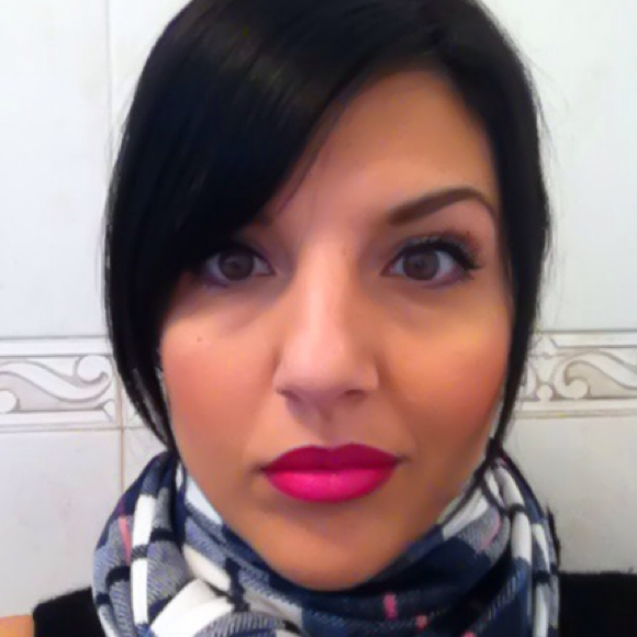 Poshmark profile picture for @semi