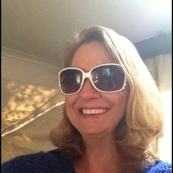 Poshmark profile picture for @sear