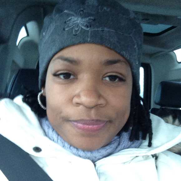Poshmark profile picture for @twisty