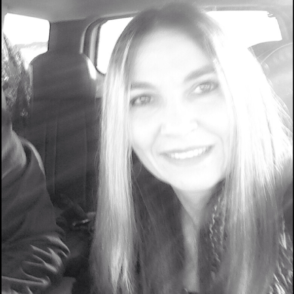 Poshmark profile picture for @hsn