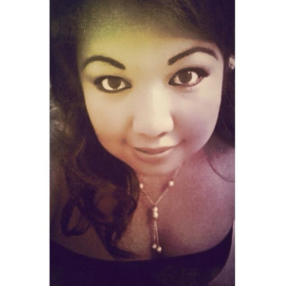 Poshmark profile picture for @xpe