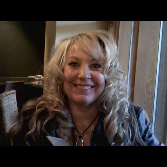Poshmark profile picture for @menezes