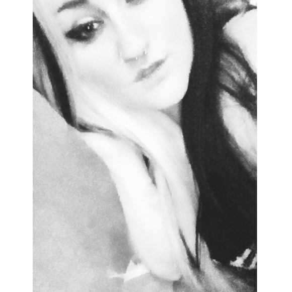 Poshmark profile picture for @pussy
