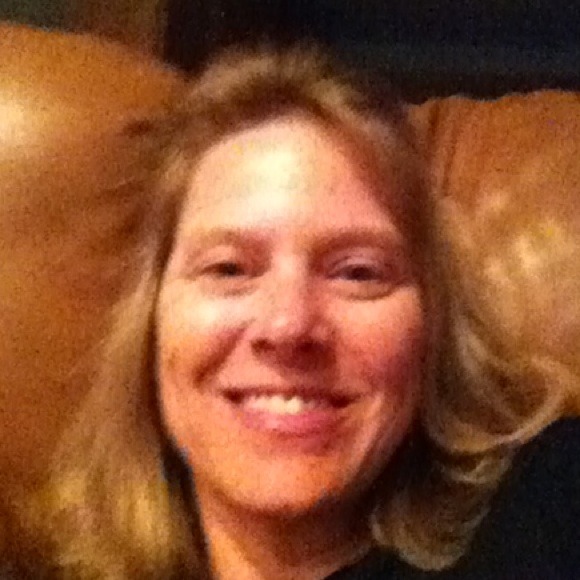 Poshmark profile picture for @relaxing