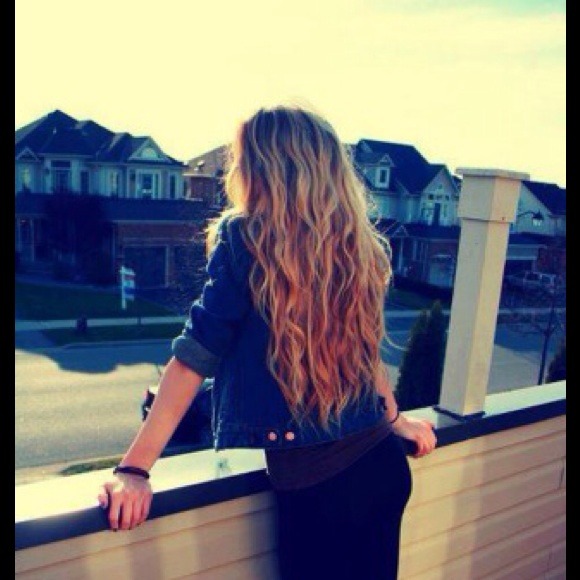 Poshmark profile picture for @lolo9090