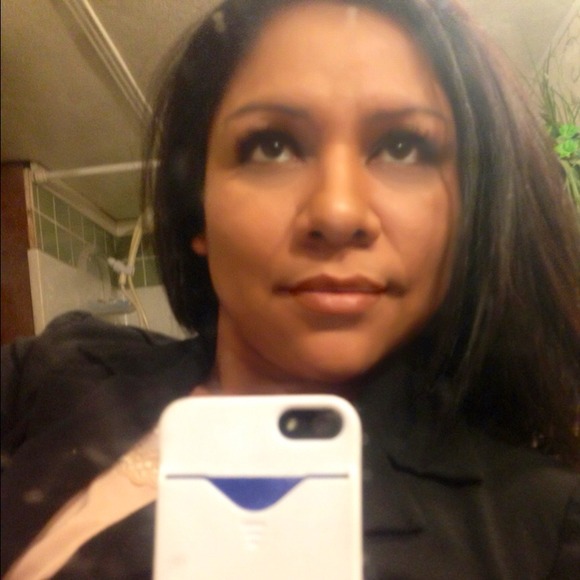Poshmark profile picture for @vigil