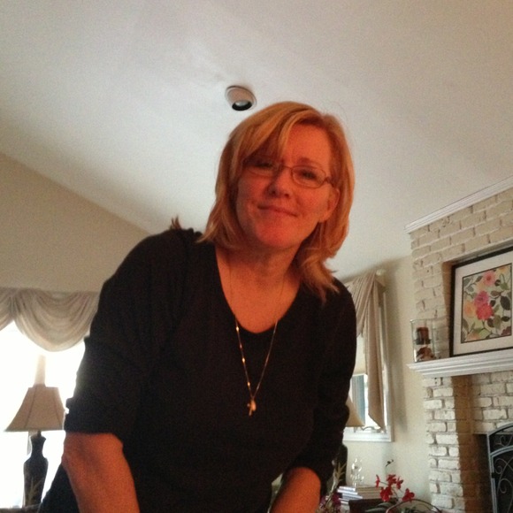 Poshmark profile picture for @rosebush