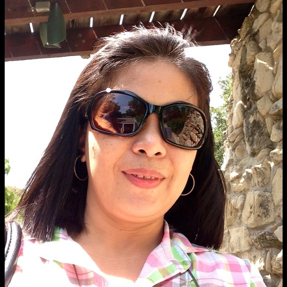 Poshmark profile picture for @gie