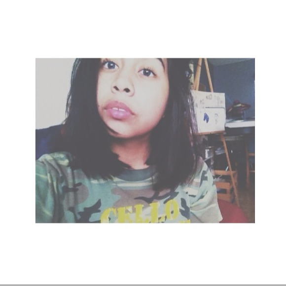 Poshmark profile picture for @sophomore