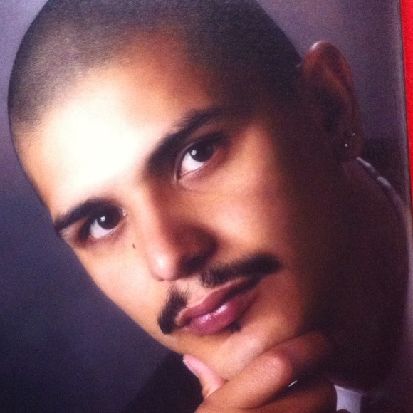Poshmark profile picture for @wring