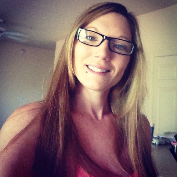 Poshmark profile picture for @coe