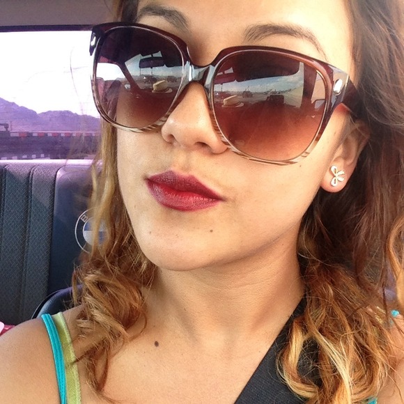 genesis_linett