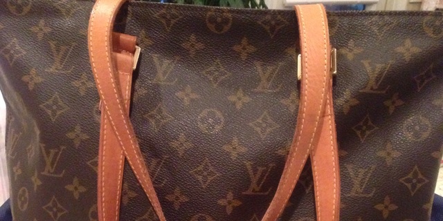 Poshmark banner for @zipper