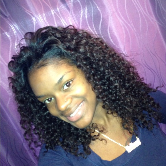 Poshmark profile picture for @magnificent