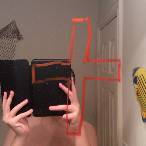 Poshmark profile picture for @clit
