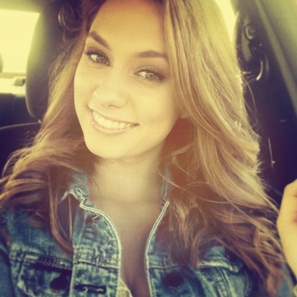anneka_