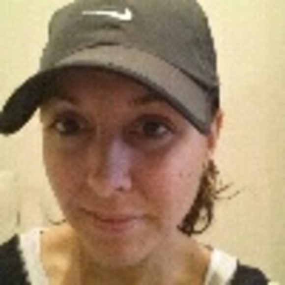 Poshmark profile picture for @busybody